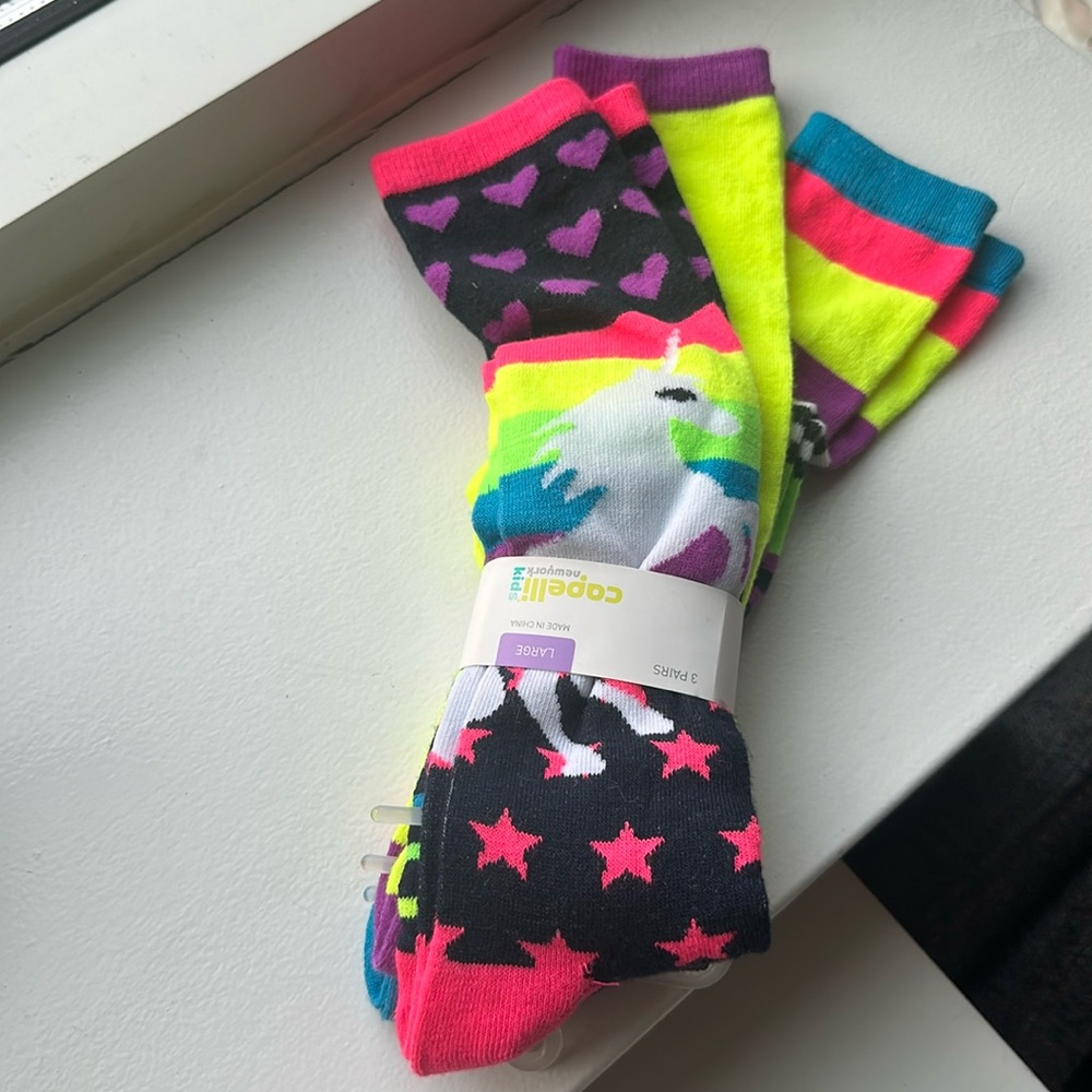 NWT Kids/Ladies Super Soft 3-pack socks Unicorn and bright colors size L